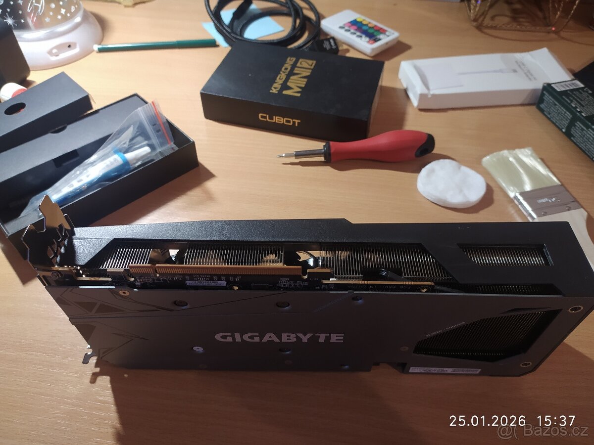 GPU Grafická karta Gigabyte RX 7600 8GB - 4