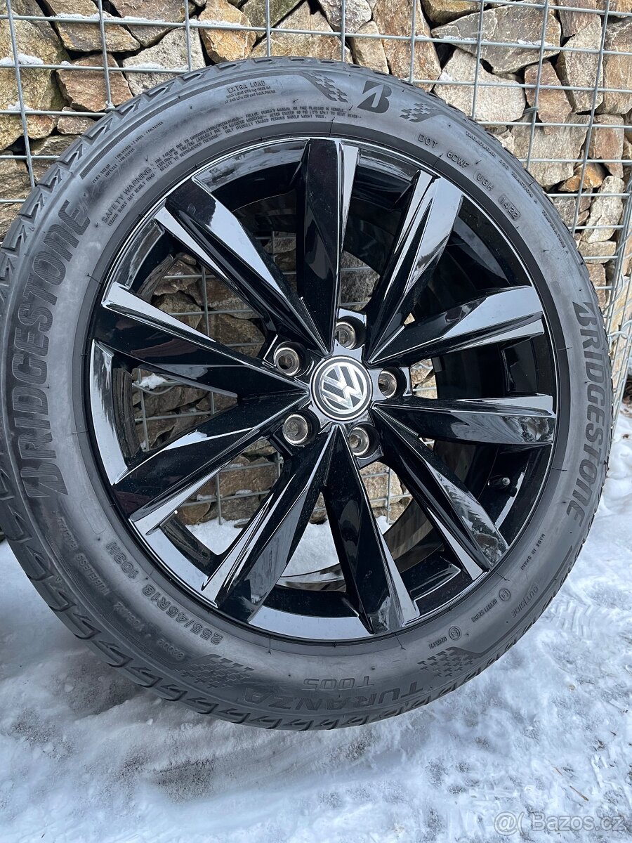 VW Springfield R18, letní Bridgestone 255/45 Multivan - 4