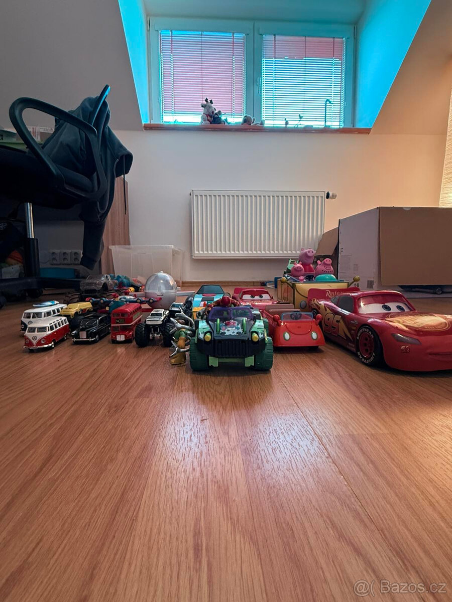 Hračky autíčka na prodej - 4