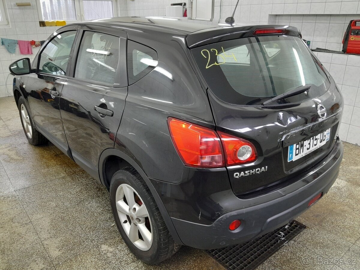 Nissan Qashqai 1,5 DCi - 4