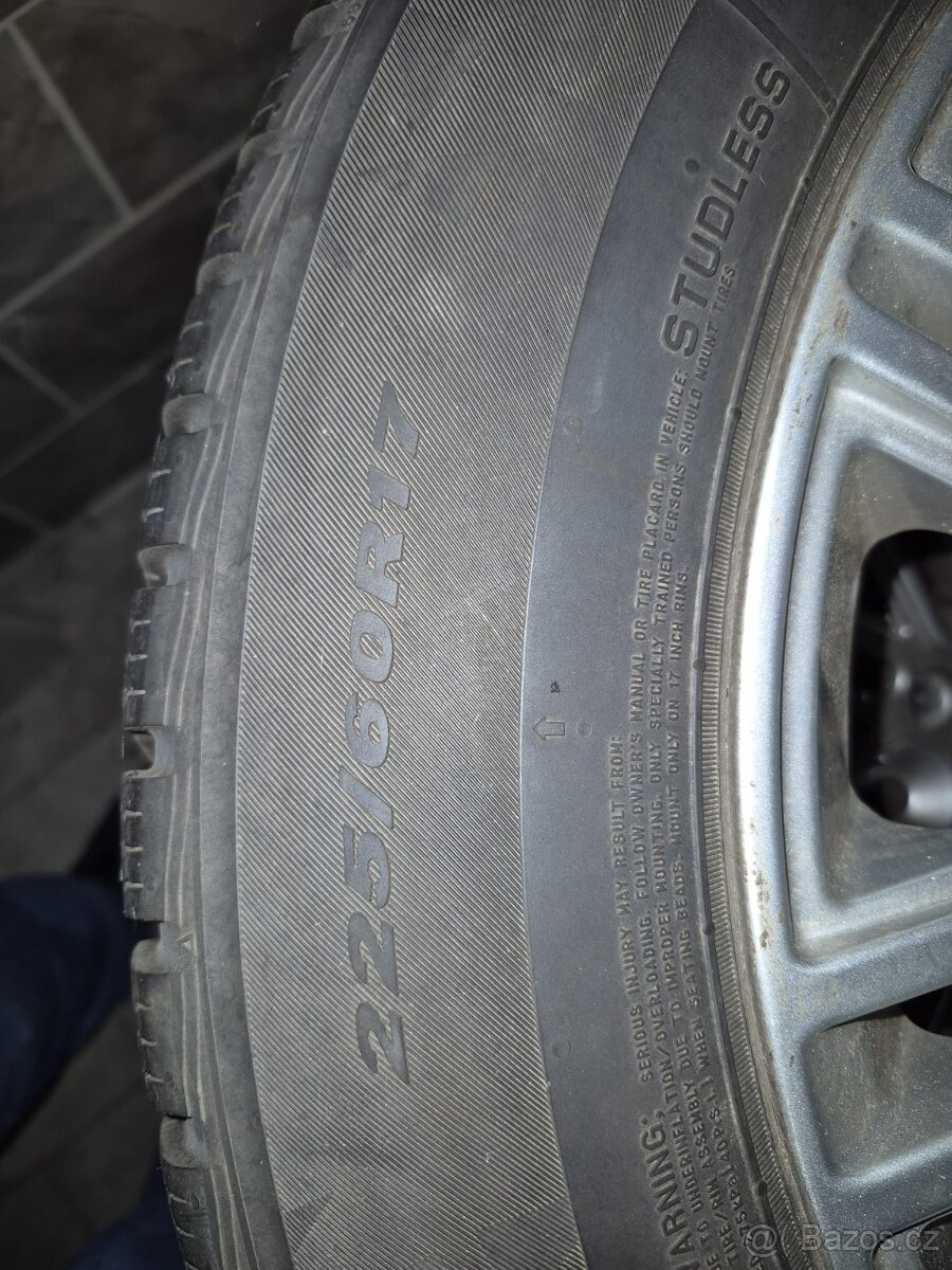 Zimní pneu Nexen 225/60 R17 + Alu kola Milano R17/5x114,3 - 4