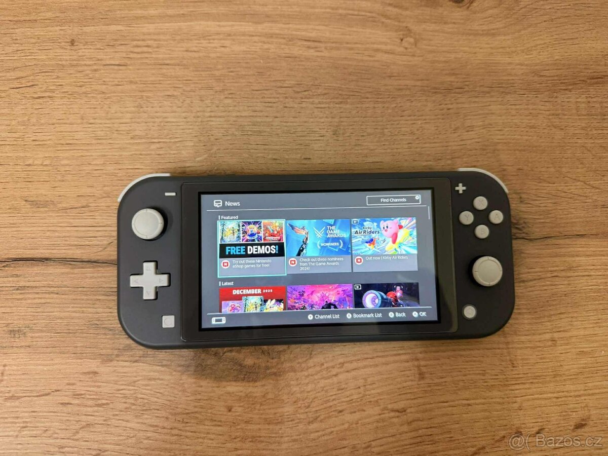 Nintendo Switch Lite - 4