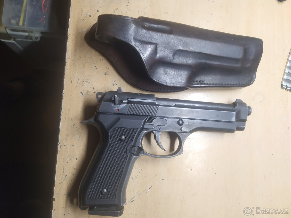 Plynová pistole vzor 93 - 4