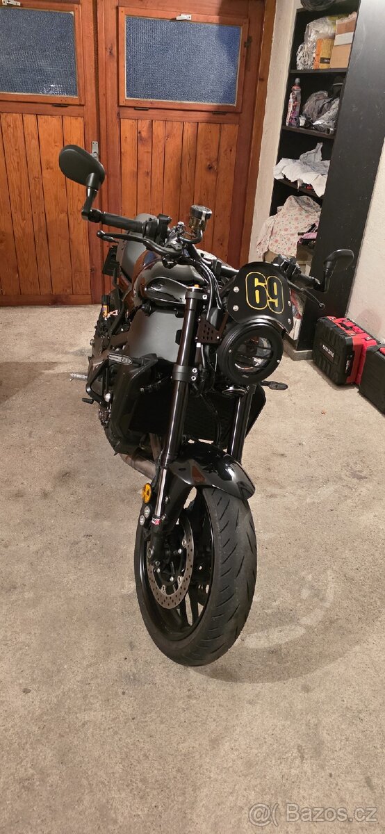 YAMAHA XSR 900 SP - 4