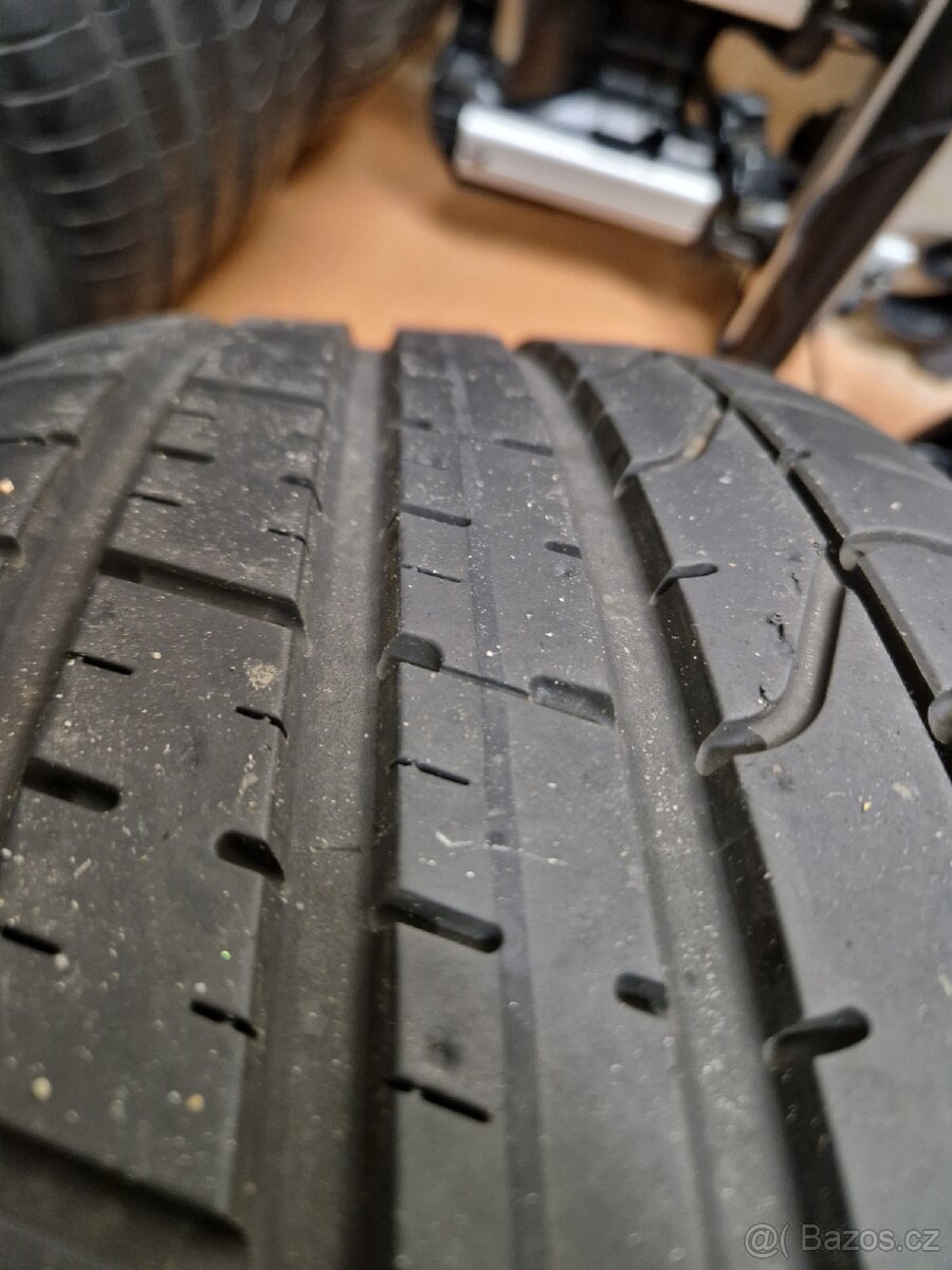 Pneu Pirelli P Zero 245/45 R19 - 4