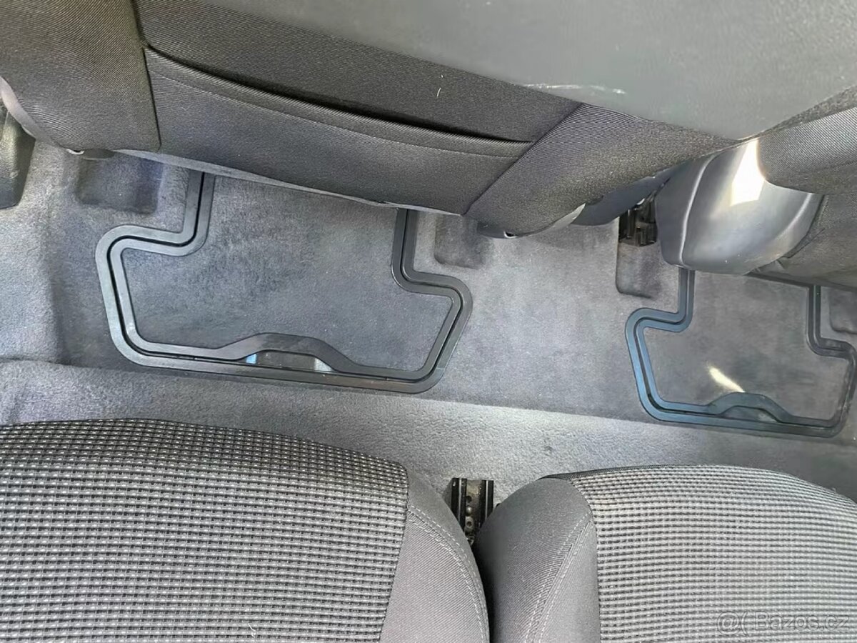 Čištění interiéru vozidel - 4