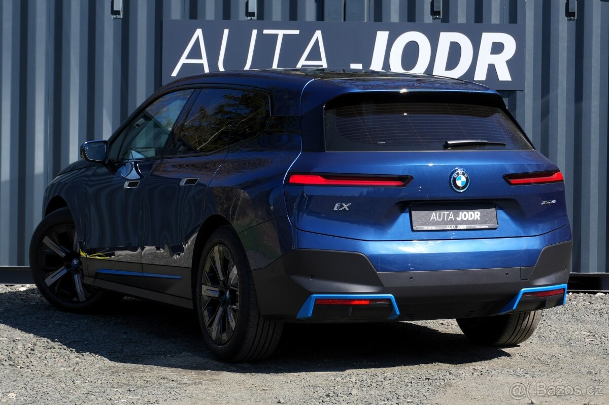 BMW IX 40 xDrive 240 kW, Masáže, Záruka, H/K, SoH 97% - 4