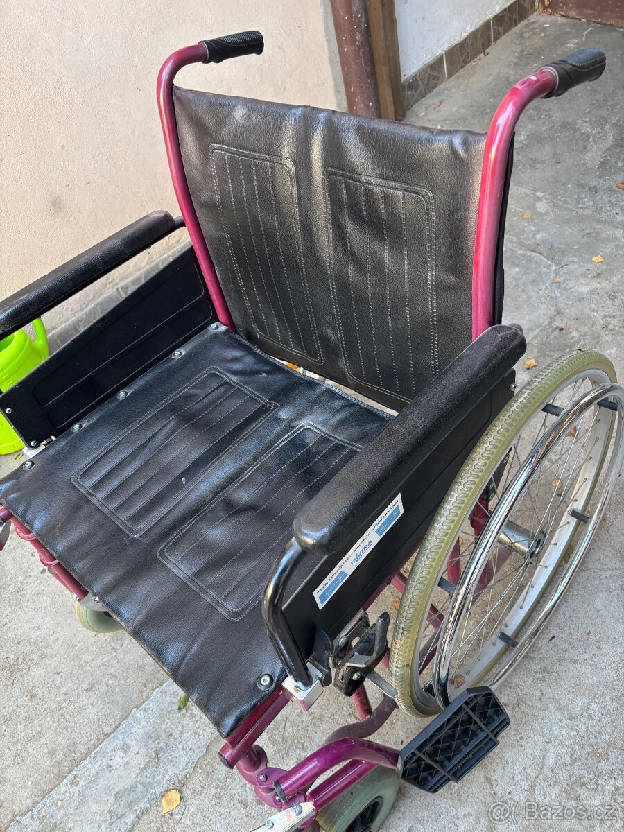 Mechanicky invalidní vozík zesílený - 4