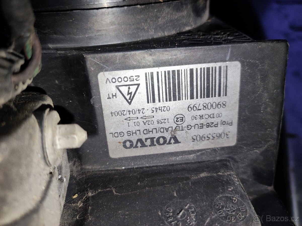 Xenony Volvo V70, S60 - 4