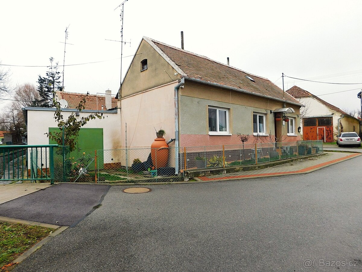 Znojmo - Dobšice, RD 2+1, garáž, dvorek, 90 m² – rodinný dům - 4