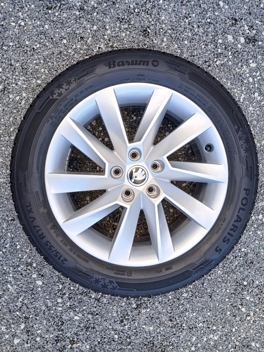 Zánovní zimní orig alu Škoda Superb 215/55/17 vzorek 8mm - 4