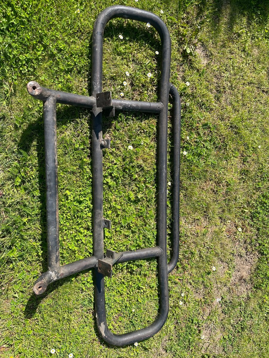 Prodám přední nárazník na Suzuki samurai - 4