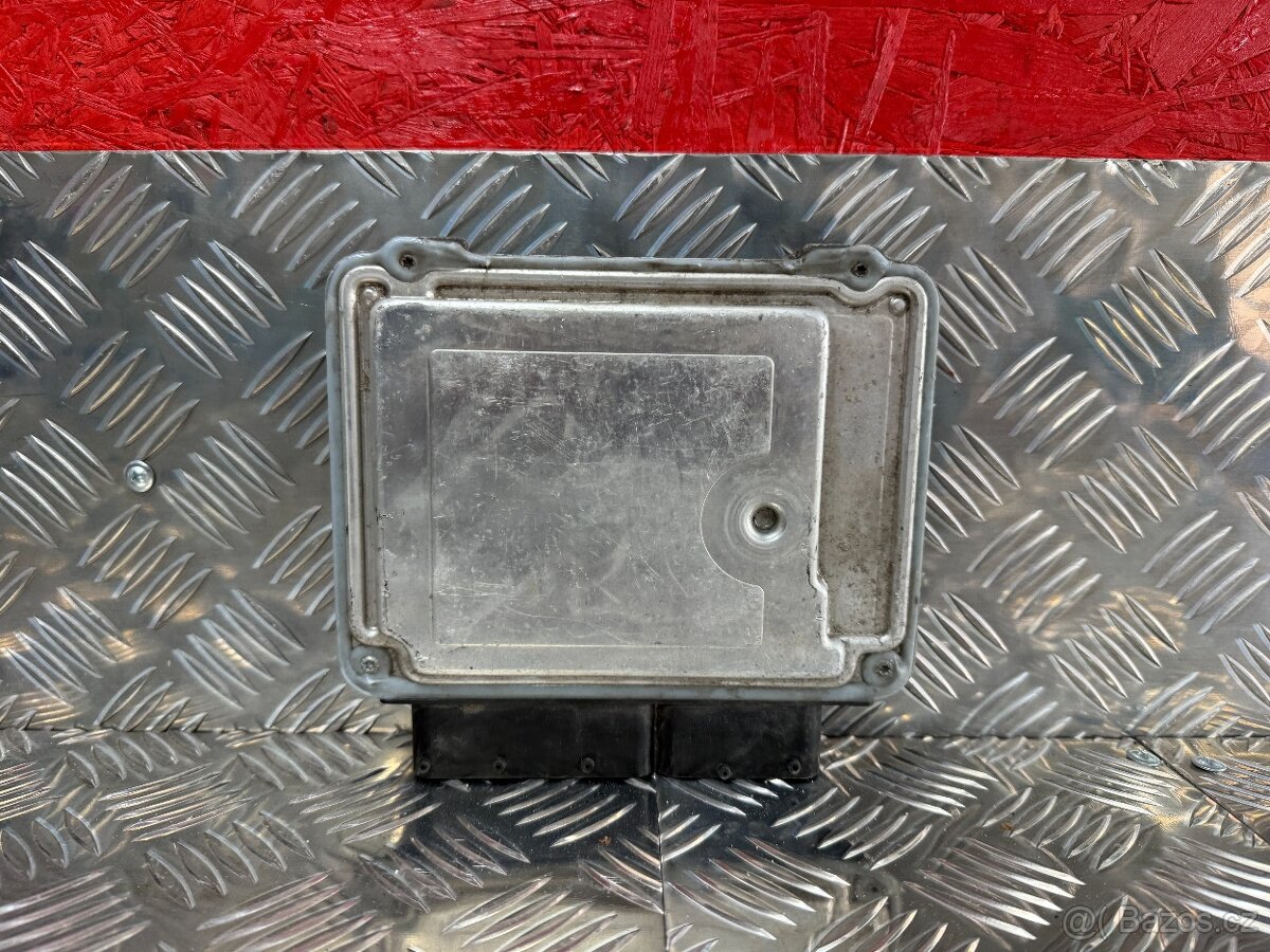 ŘÍDICÍ JEDNOTKA MOTORU 03G906021AB - 4