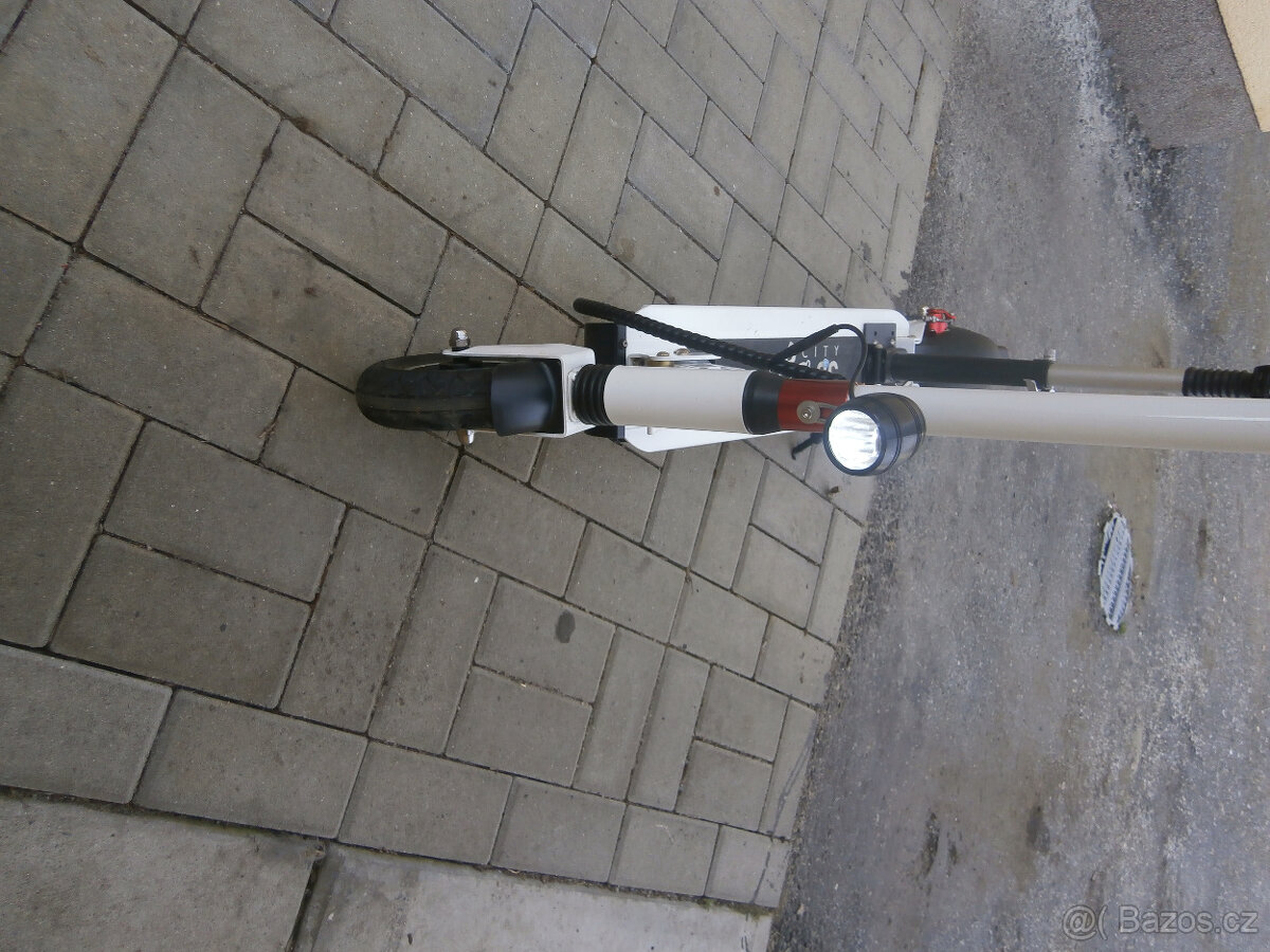 Elektrokoloběžka City Boss - 4