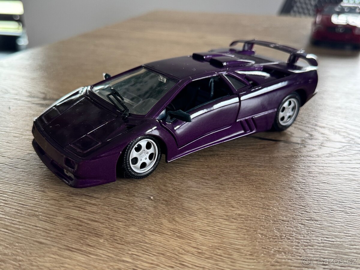 Modely aut různé 1:24 - 4