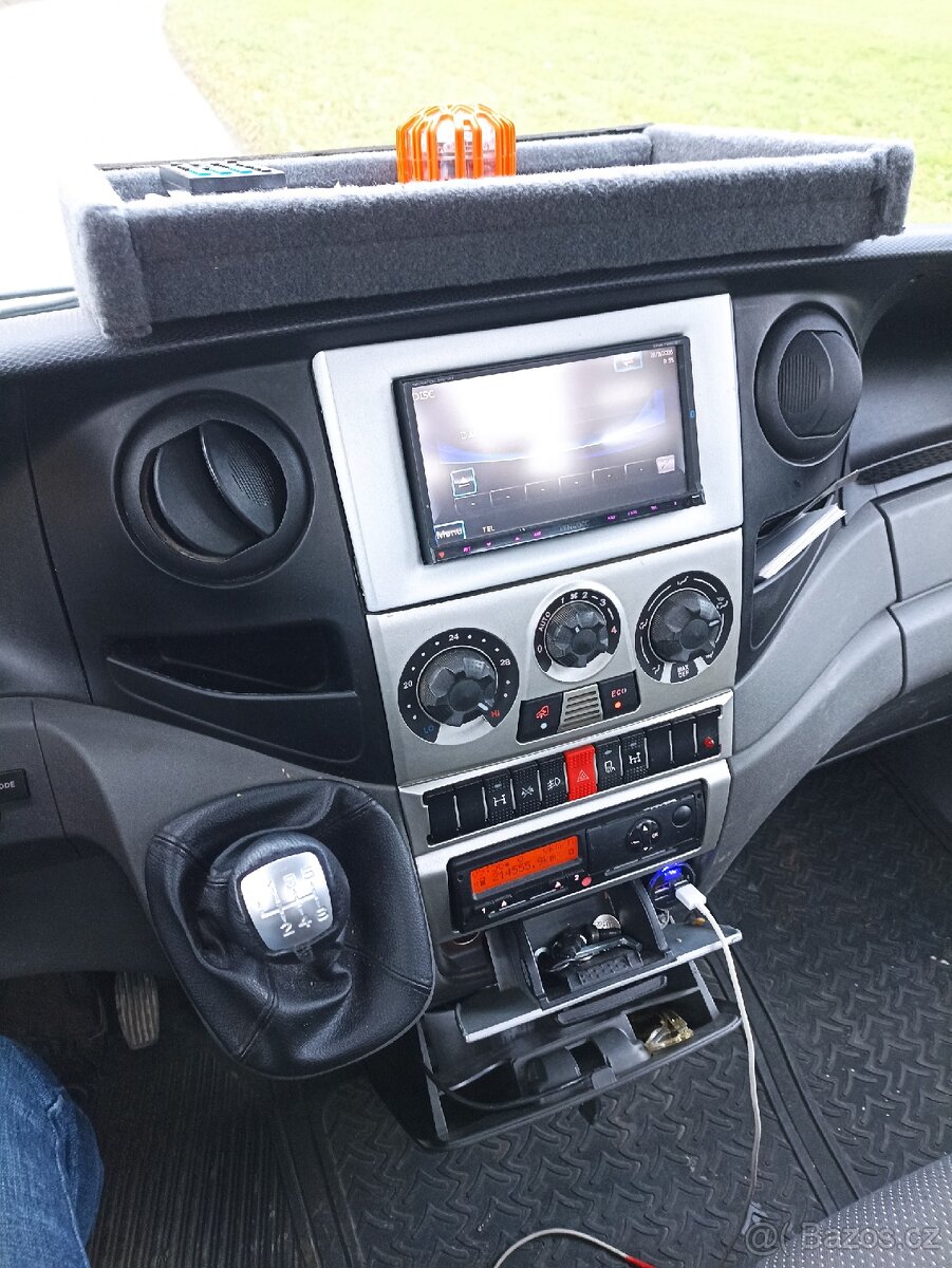 Iveco daily r.v 2010 70C18 nosič kontejnerů - 4