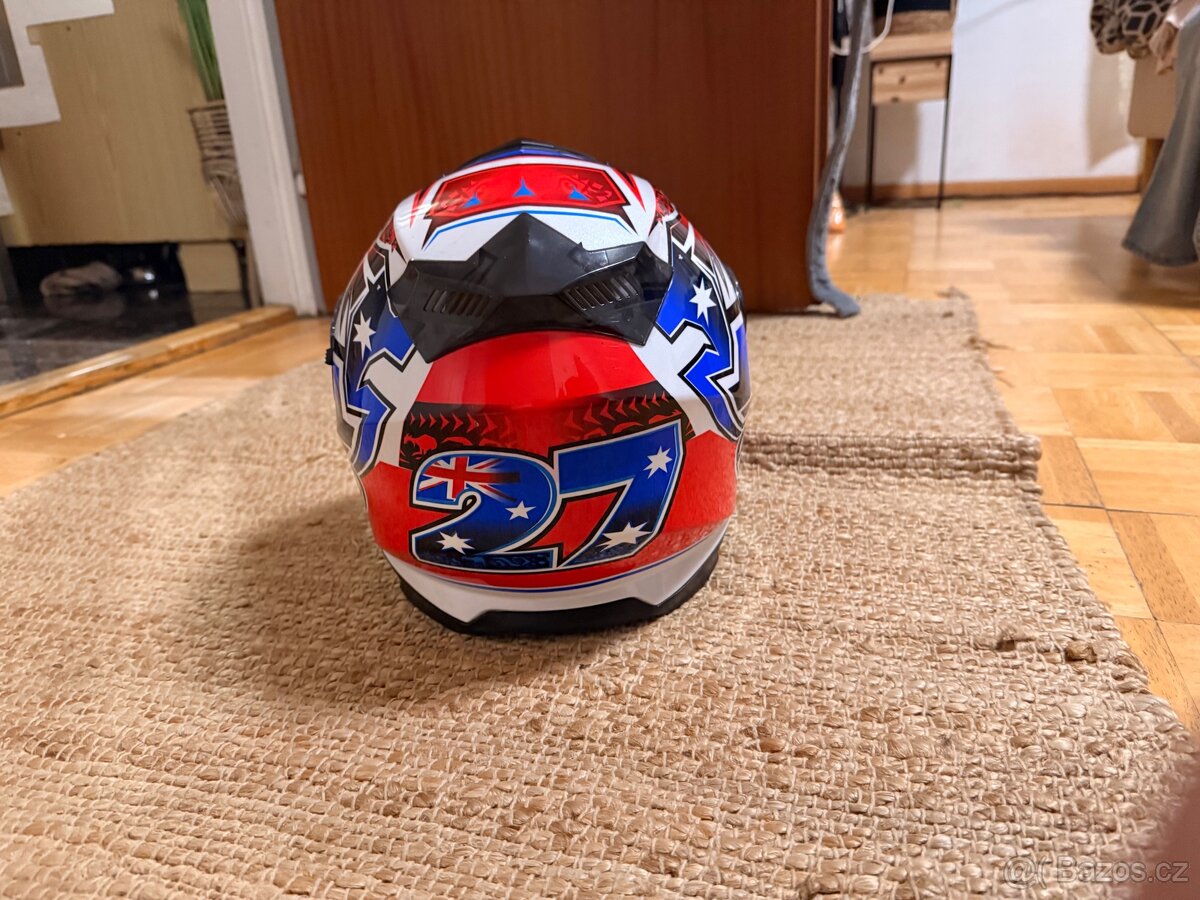 Prodám helmu Arai vel. XL - 4
