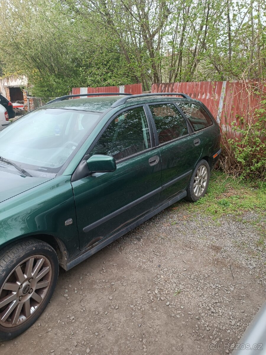 Volvo V40 1.8i 90kw ND - 4
