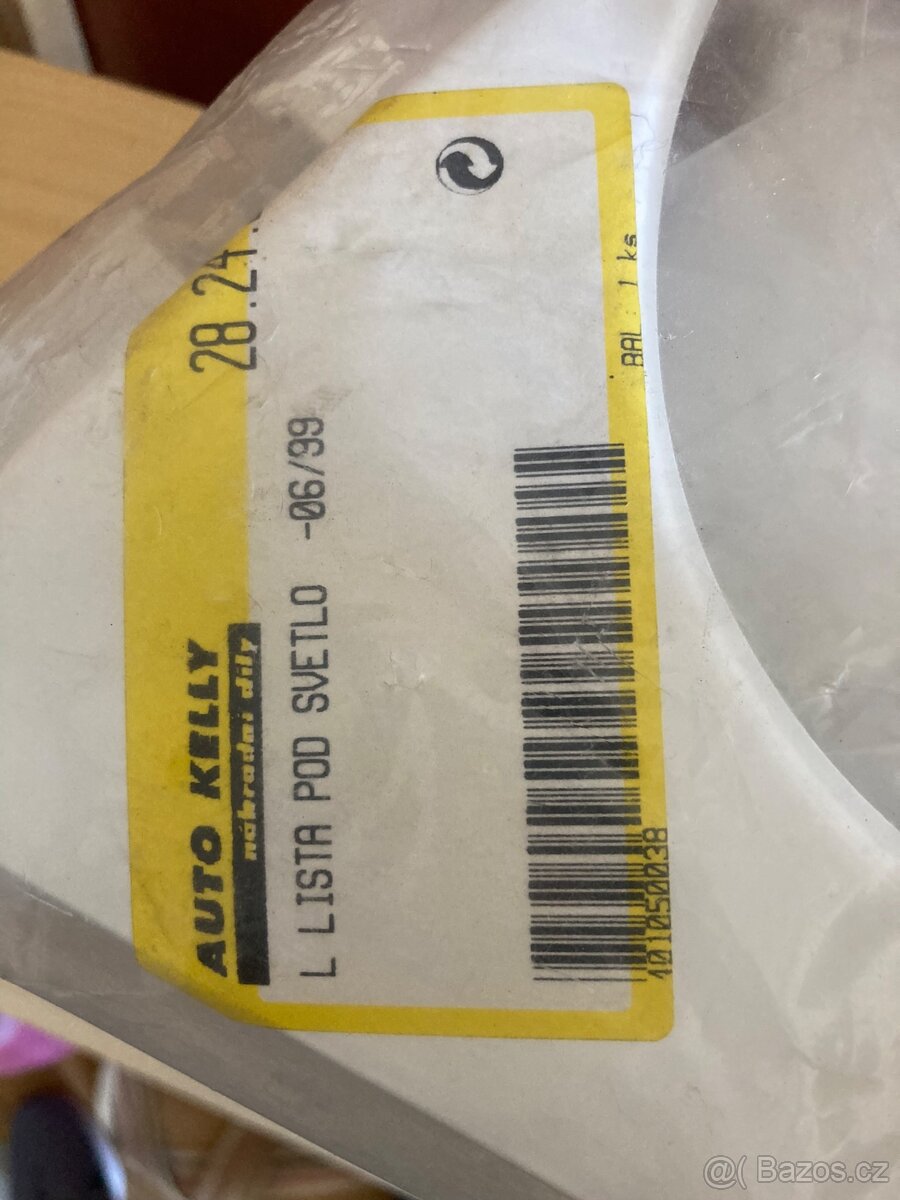 Plastové lišty pod světla na Mercedes Benz W210 - 4