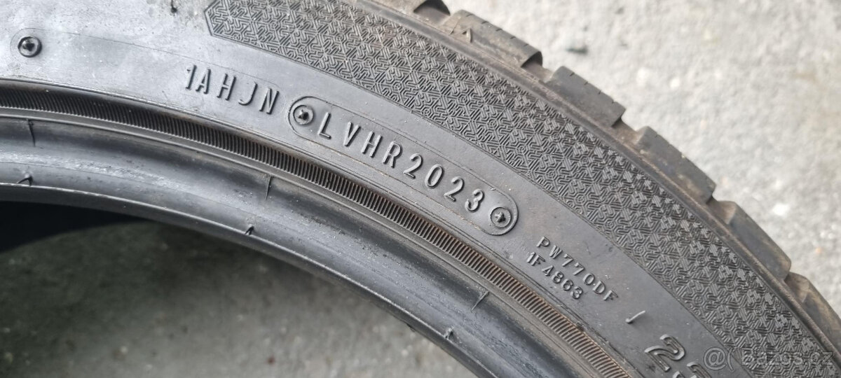 M+S 235/45 R19 Falken Eurowinter - 4