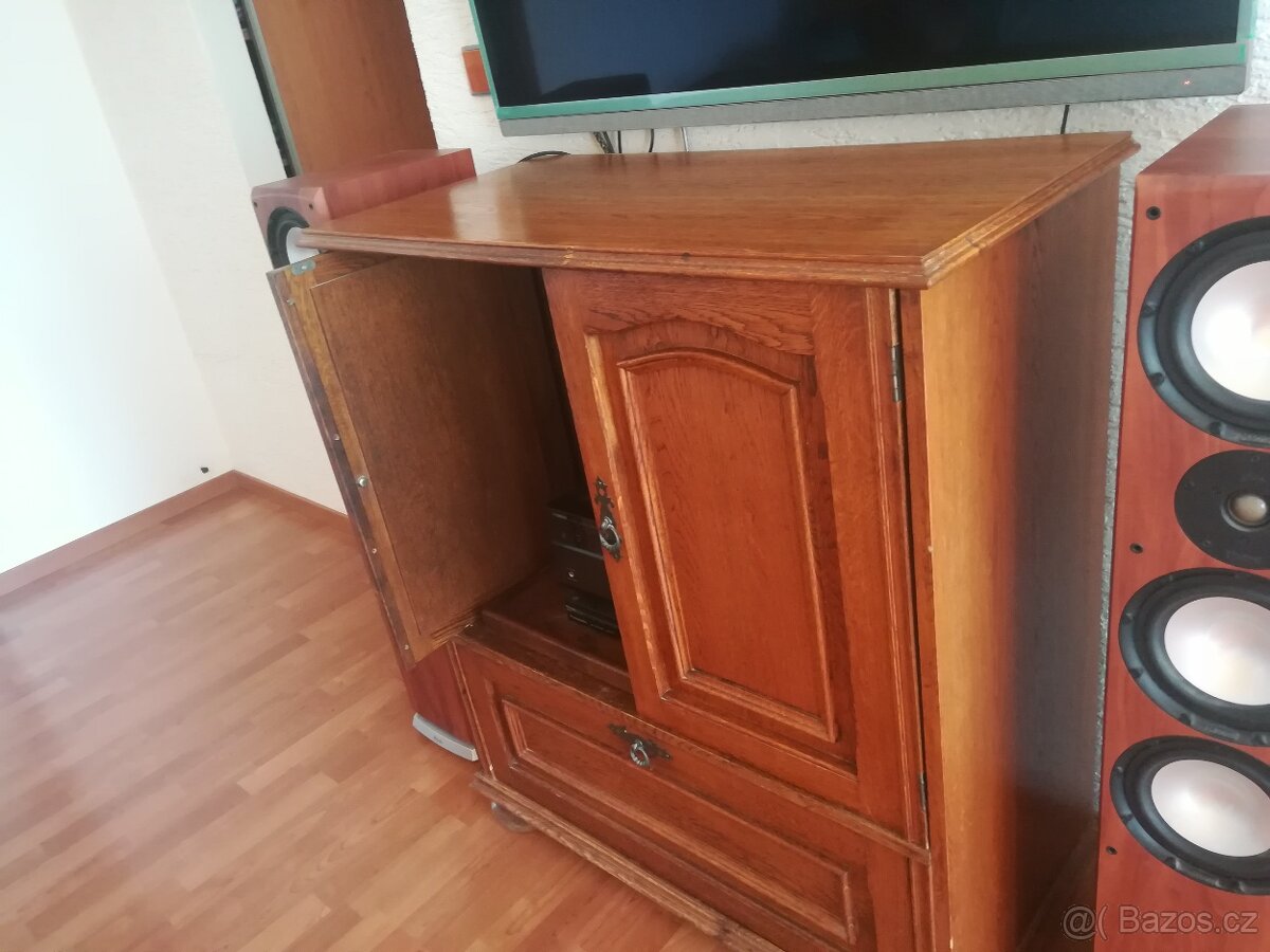 Prodám Rustikální komodu - Spěchá - 4