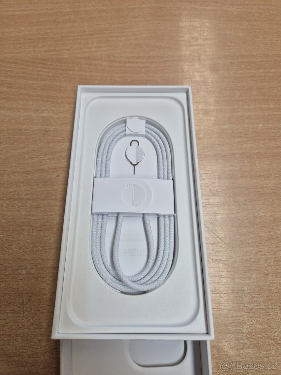 iPhone 16 Pro Max - 4