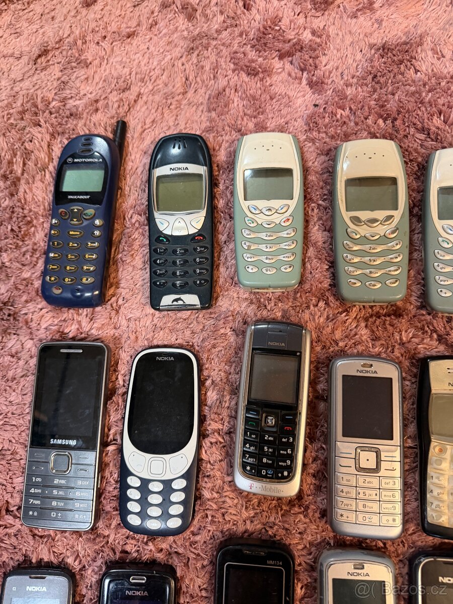 30 kusů retro mob.telefonu - 4