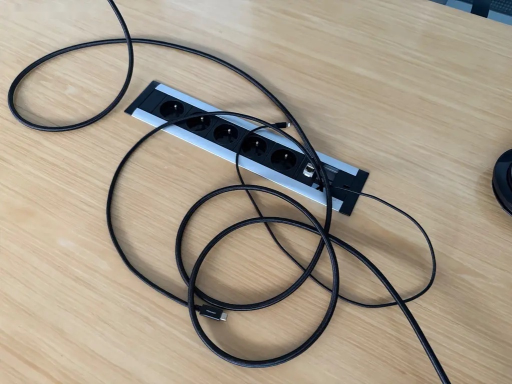 Kancelářský konferenční stůl 400×100cm 10 míst - 4