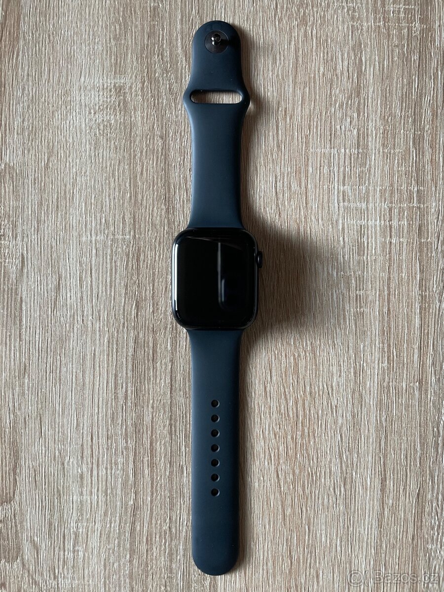 Apple Watch 7 45 mm s příslušenstvím - 4