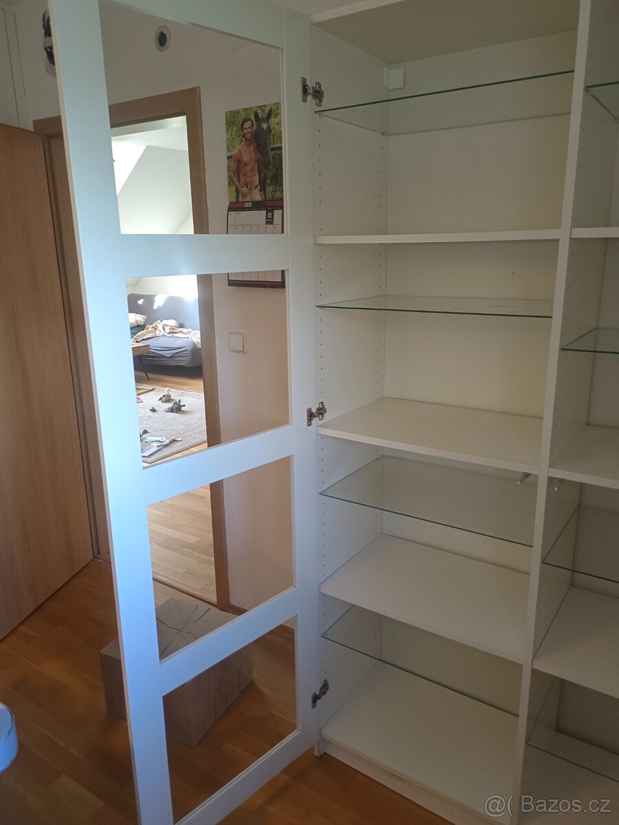 Prosklená knihovna - vitrína - 4