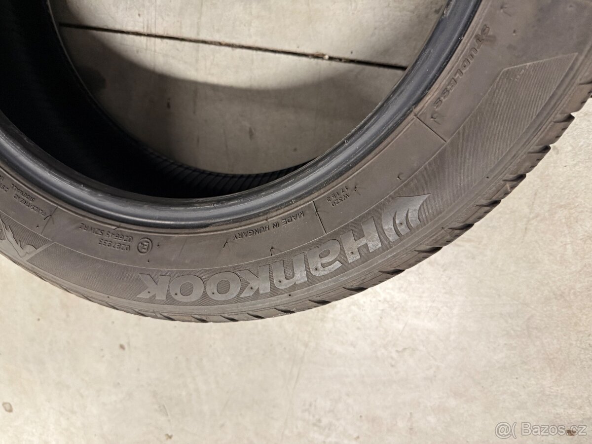 prodám zimní 205/55/16 Semperit - 4