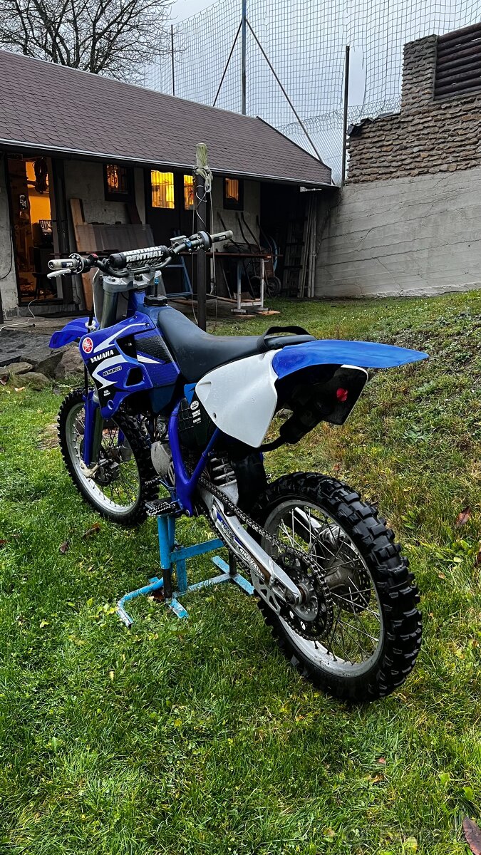 Yamaha YZ 125 - 4