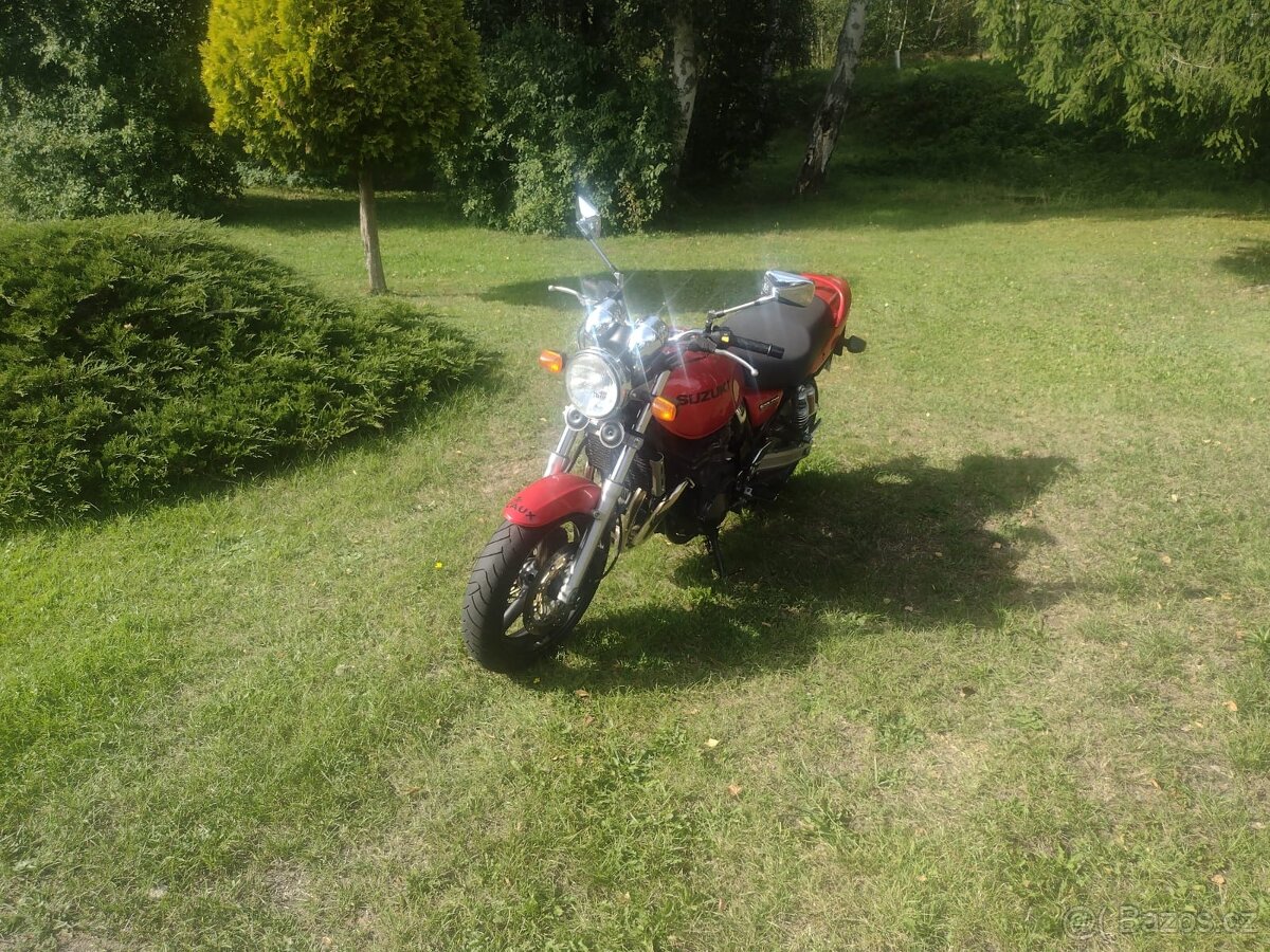 Suzuki GSX 750 Inazuma - 4