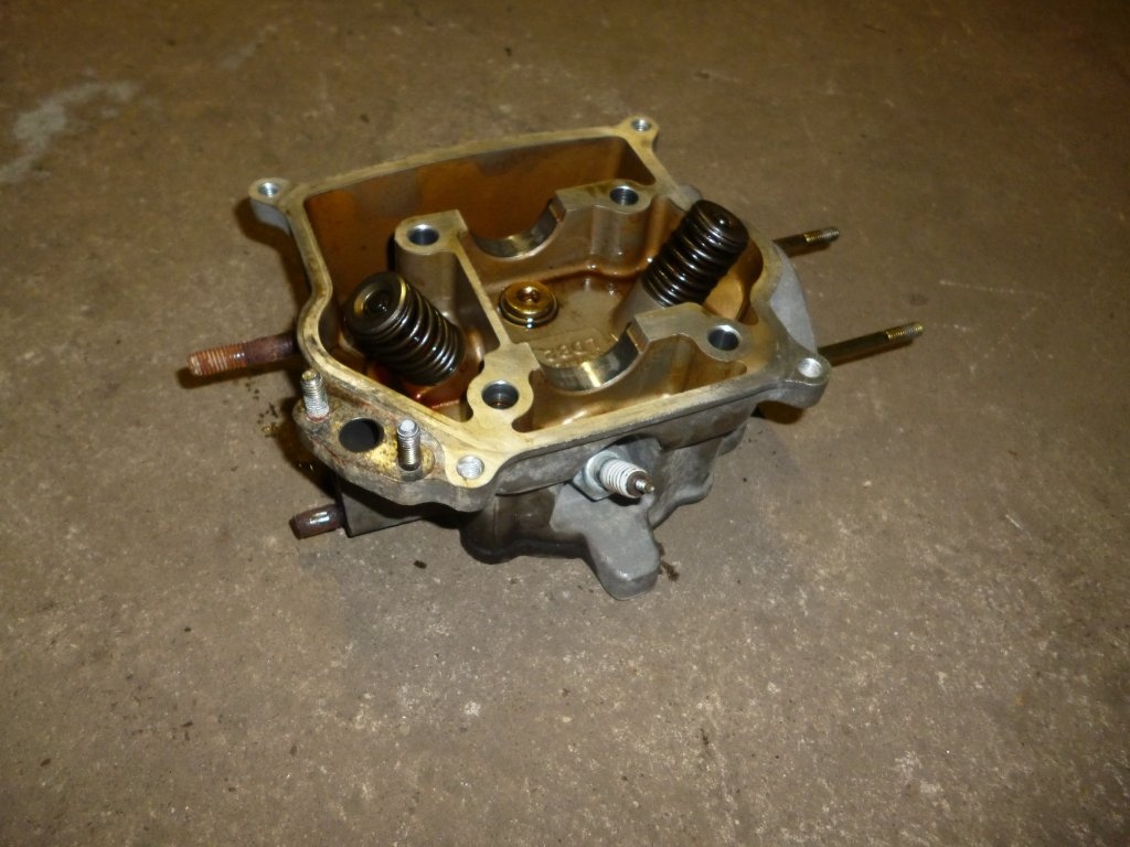 Kymco Xciting 300i. Hlava. od 2009 - 4