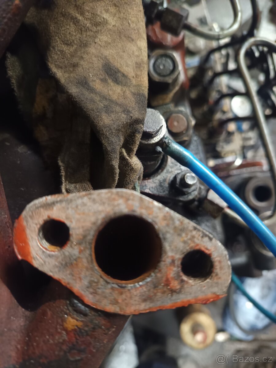 Prodám vodní potrubí Zetor Major - 4