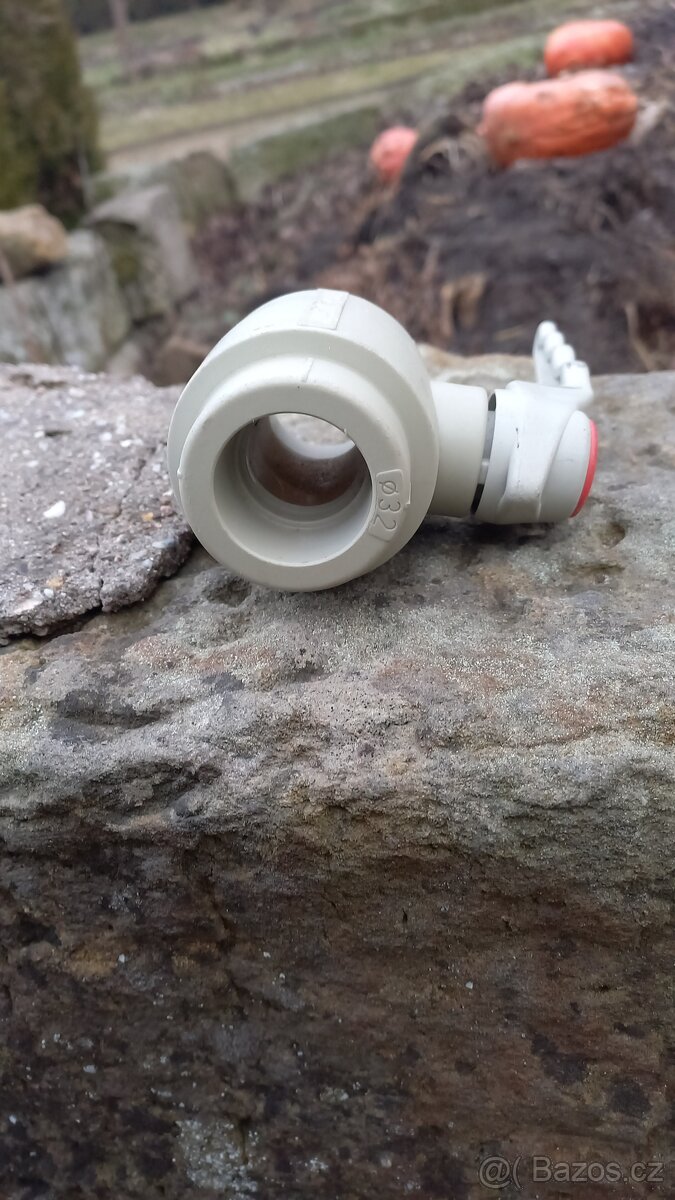 kohout kulový plastový 32 mm - 4