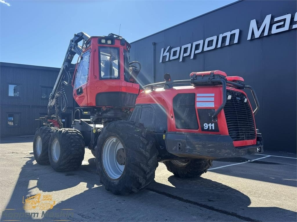 Harvestor KOMATSU 911 - 4