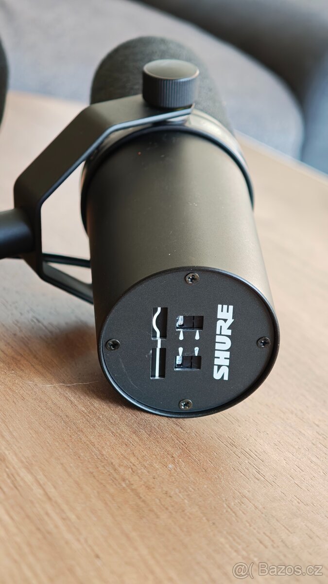 SHURE SM7B - 4