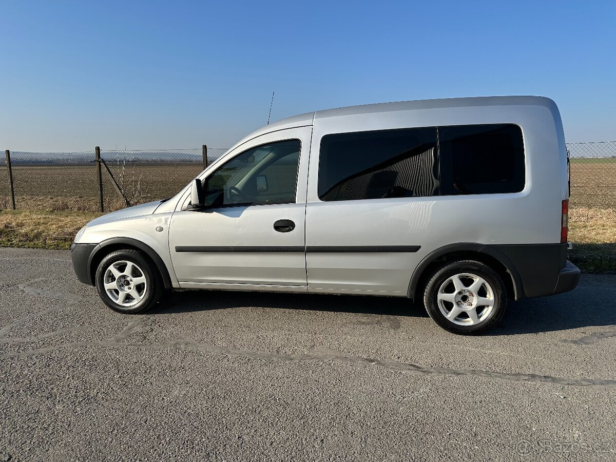Opel COMBO 1,3 CDTi - tažné - bez koroze - 4