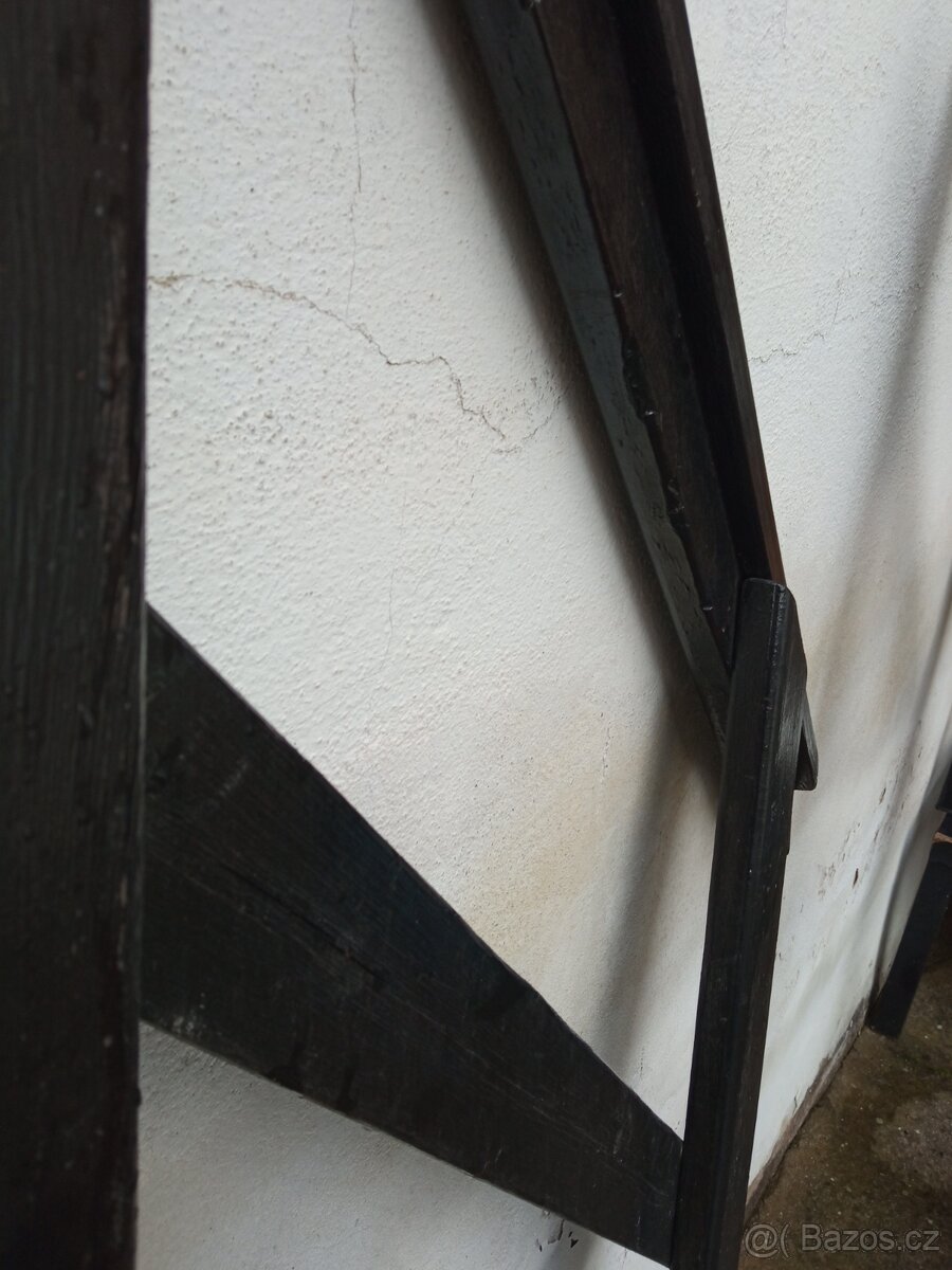 Dřevěné zábradlí ke schodišti. Masivní - 4