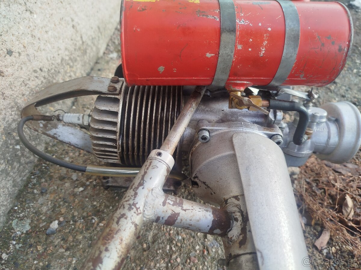 Křovinořez Companion 4L - 4