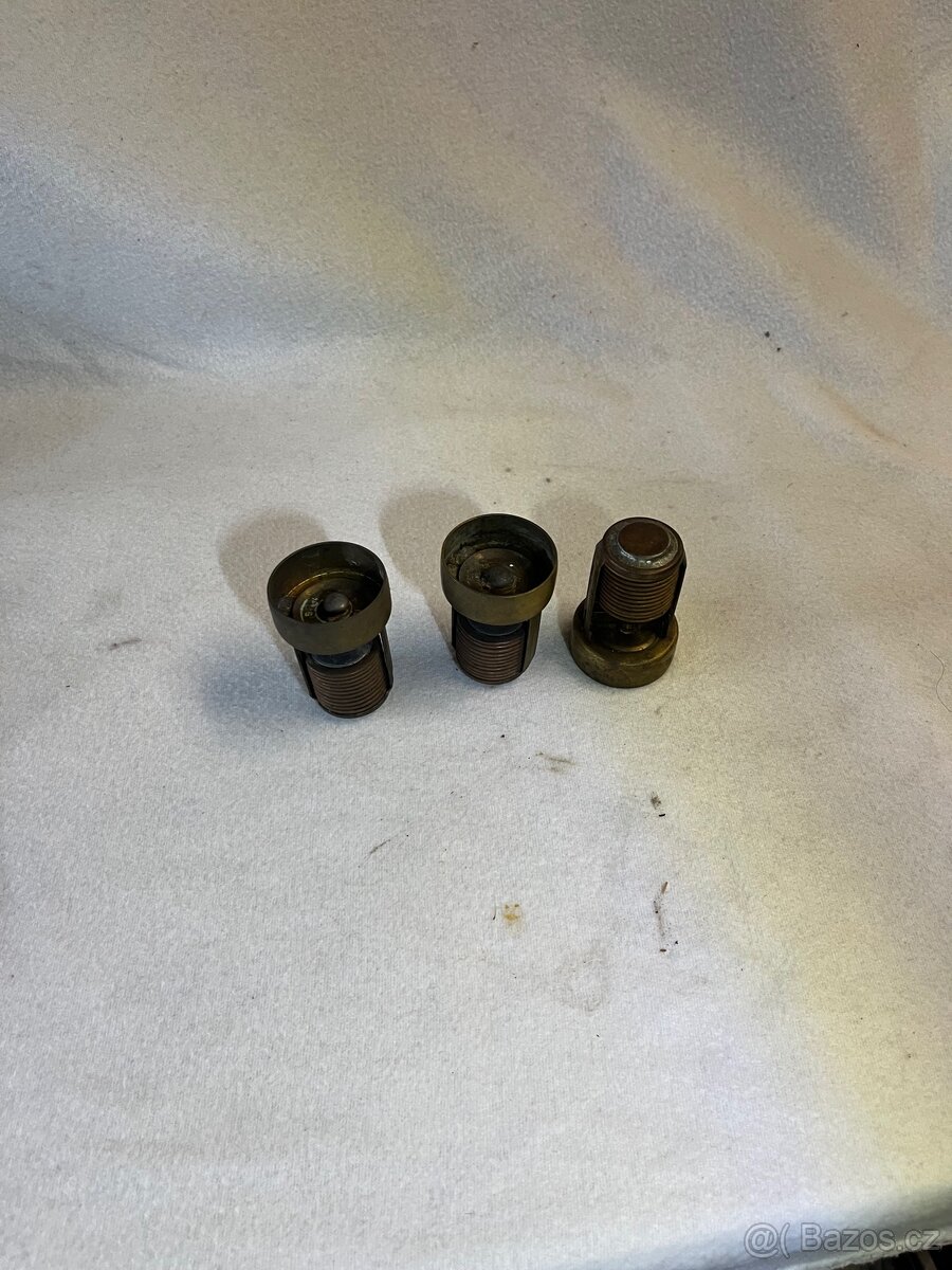 Nový termostat Škoda 1000MB - 4