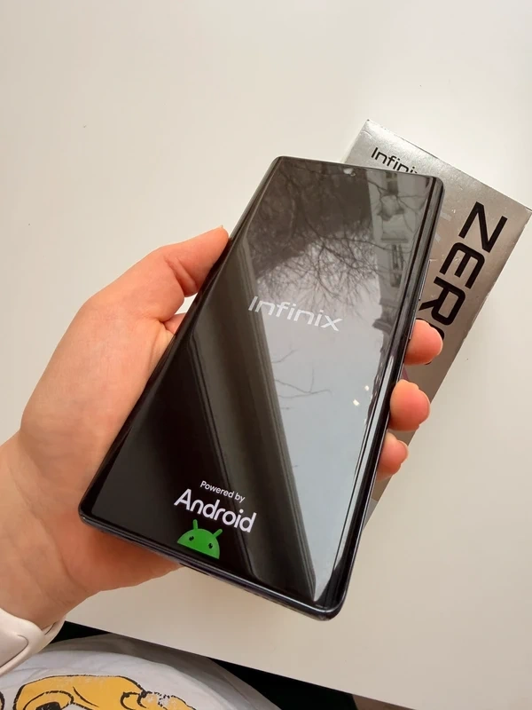 Infinix ZERO 40 5G 24GB/512GB - 4