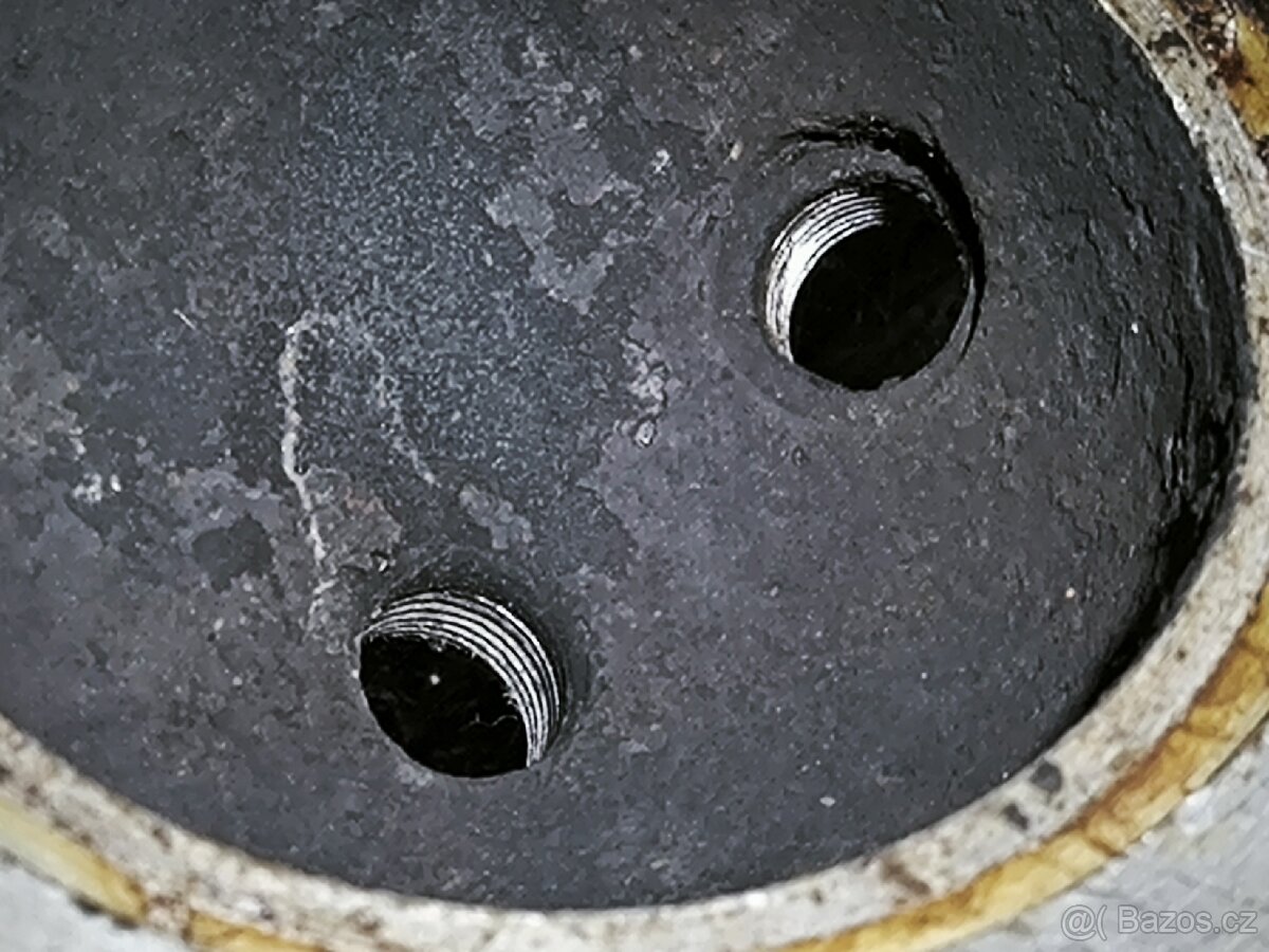 Hlava válce motoru BD 1S 72a - 4