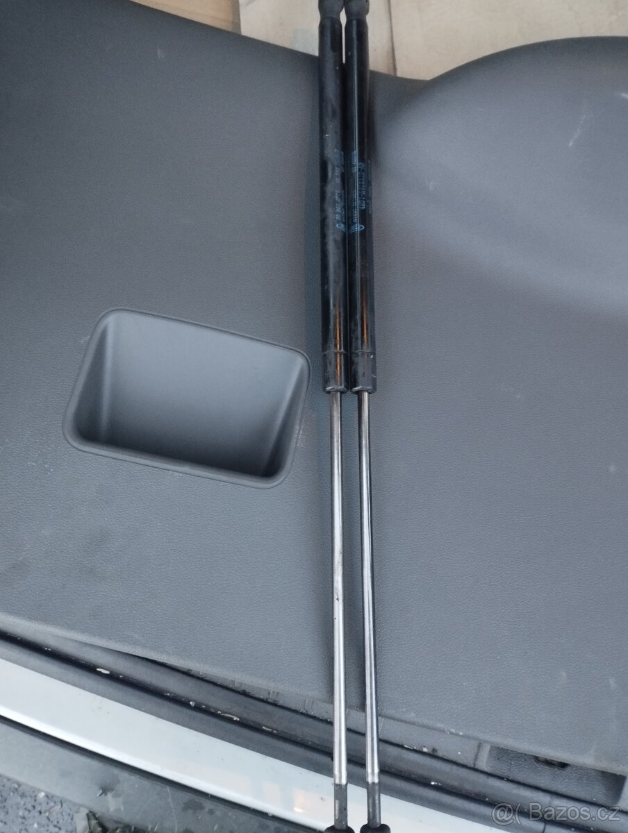 Páté dveře Ford Focus 2 rok.2007 - 4