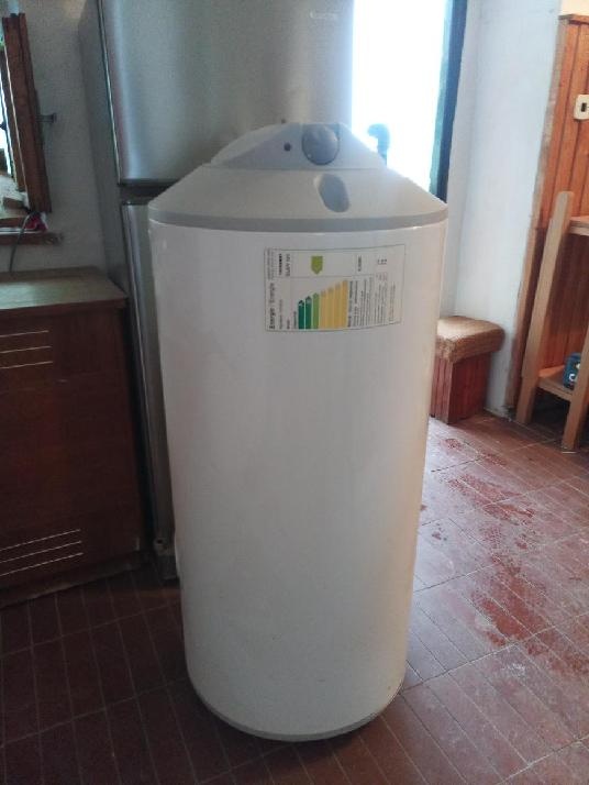 koupelna - bojler, sprchový kout, umyvadlo, vana - 4