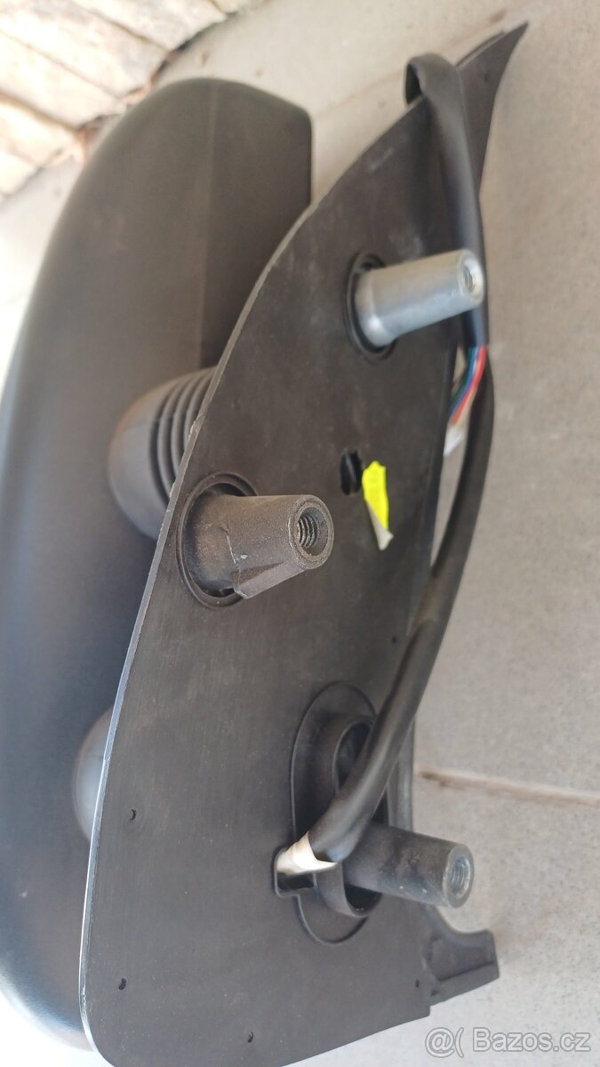 Zpětné zrcátko - 4