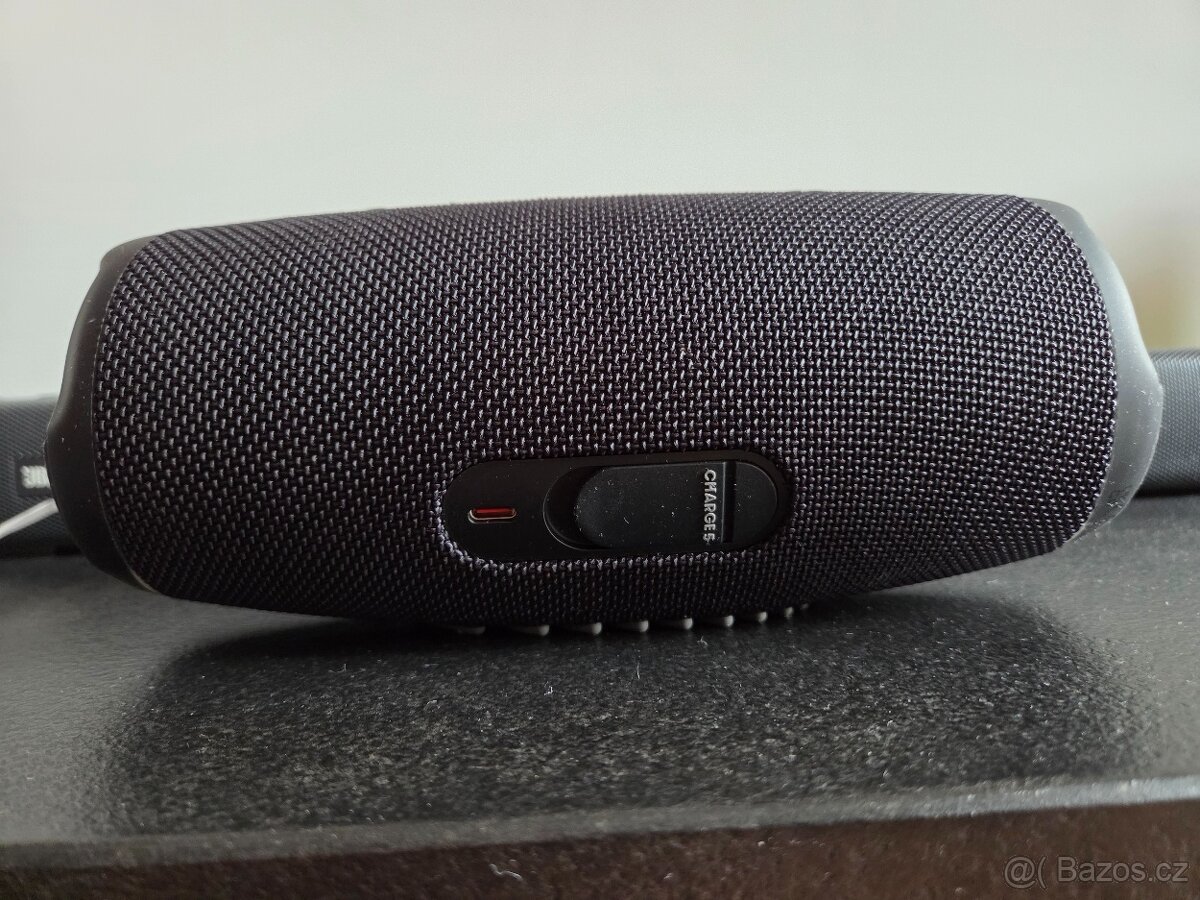JBL Charge 5 černý - 4
