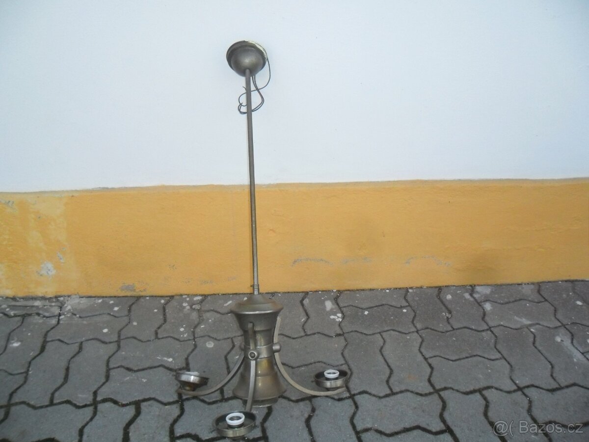 lustr art deco, lustr obyčejný a objímky, plus další objímky - 4