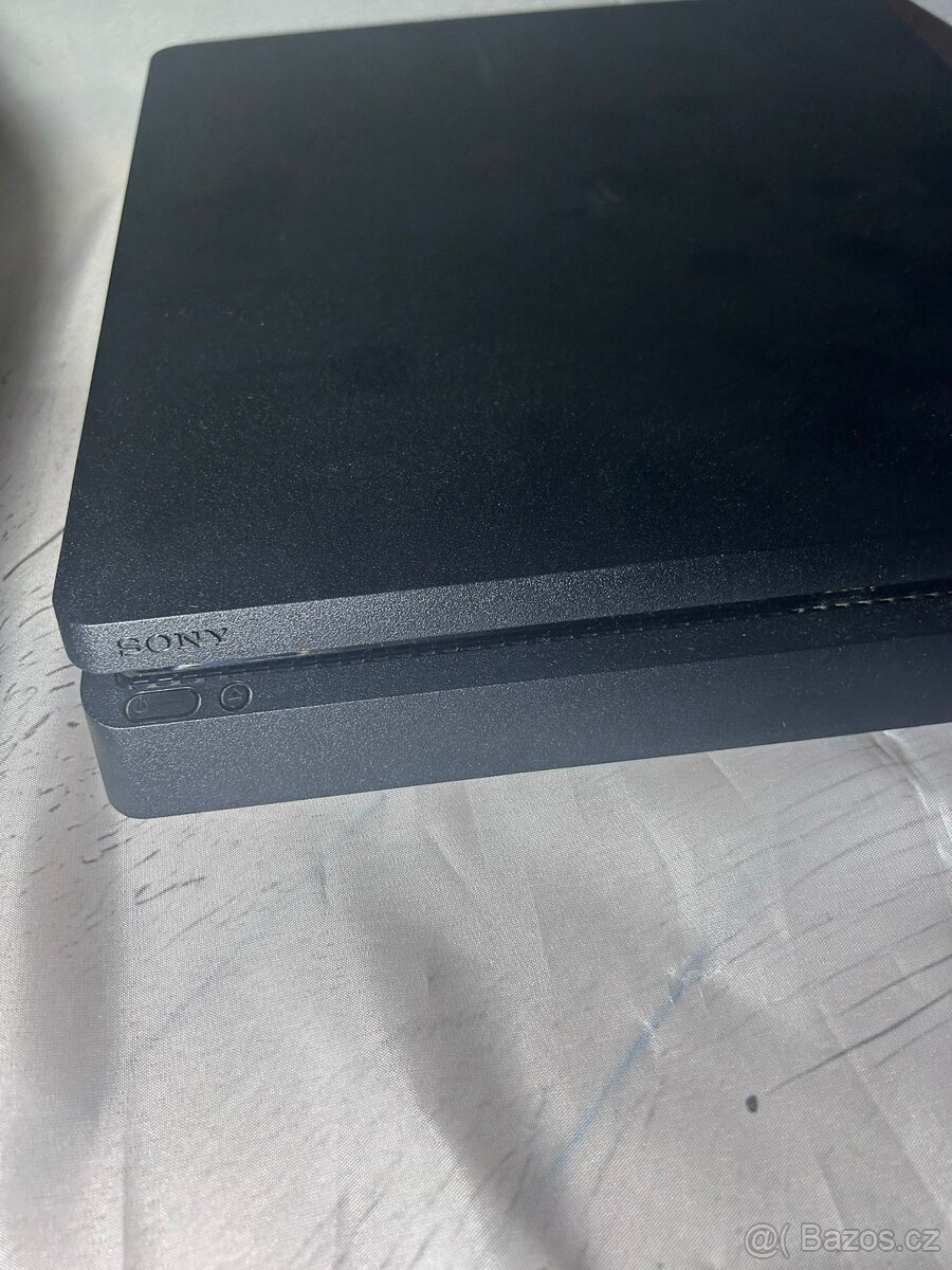 Playstation 4 500GB + ovladač+ hry - 4